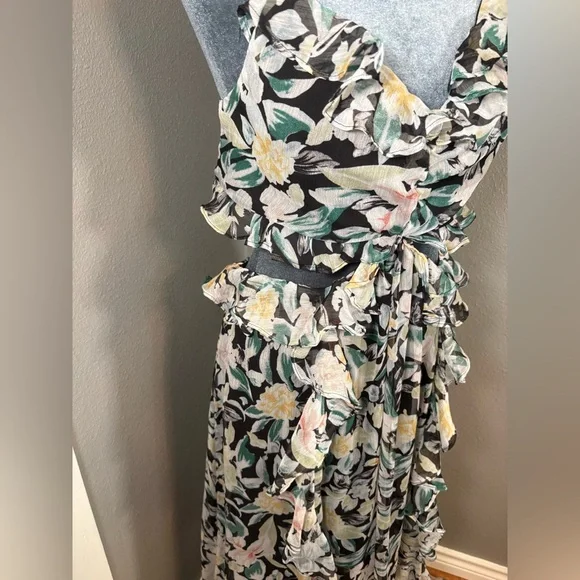 ASTR The Label Palace Floral Cutout Maxi Dress Size L - Picture 11 of 16